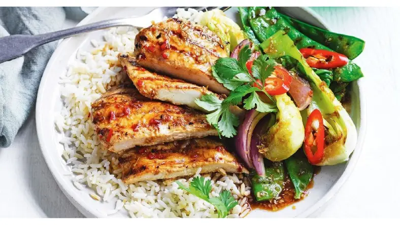 غذای رژیمی با مرغ و برنج