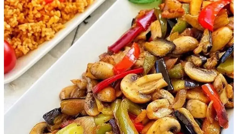 غذای رژیمی با مرغ و قارچ